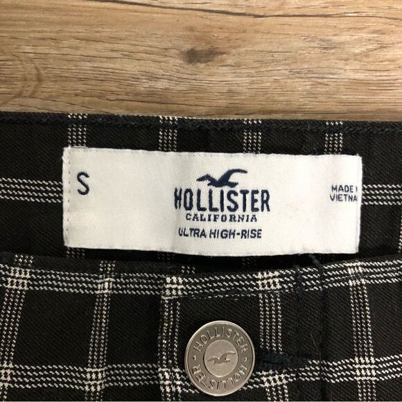 Hollister Black & Cream plaid pattern ultra high-rise pants size S - Picture 5 of 10